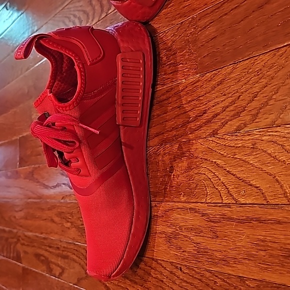 Adidas NMD_R1, red on red men's size 7.5, women's 8.5 - Picture 9 of 11